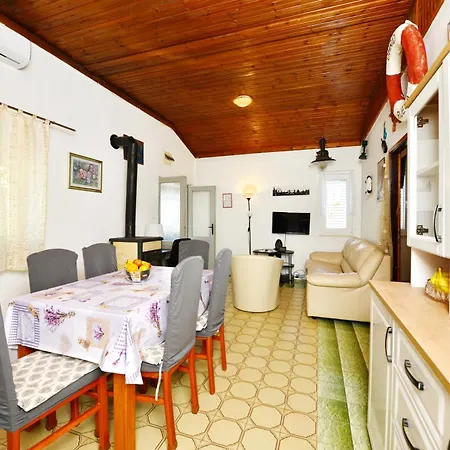 Captain's House * Žirje